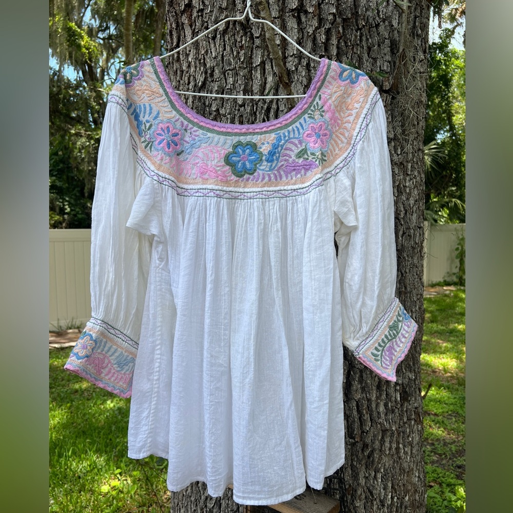 Vintage Oaxaca! One of a Kind Hand Embroidered Mexican Blouse Soft Flowy Gauze